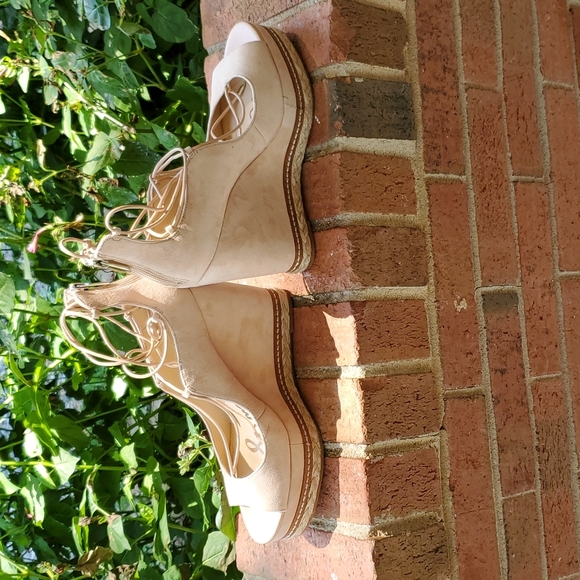 Sam Edelman Shoes - Sam Edelman platform peep toe heels, sz. 9.5